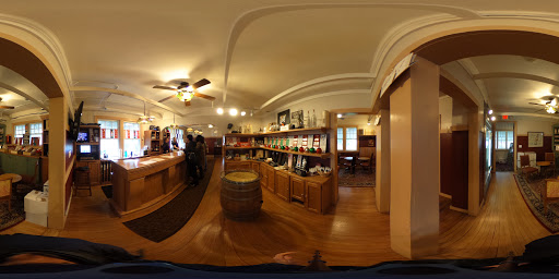 Wine Bar «Lynfred Winery», reviews and photos, 971 N Milwaukee Ave, Wheeling, IL 60090, USA