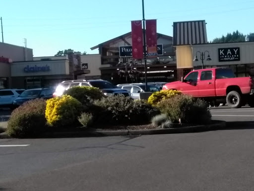 Shoe Store «Famous Footwear Outlet», reviews and photos, 1332 Lum Rd, Centralia, WA 98531, USA