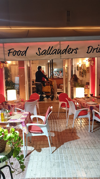 Salander tapa restaurant - Av. del Mediterráneo, s/n, 29780 Nerja, Málaga, Spain