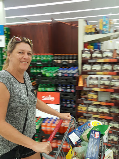 Supermarket «Hy-Vee», reviews and photos, 207 NE Englewood Rd, Kansas City, MO 64118, USA