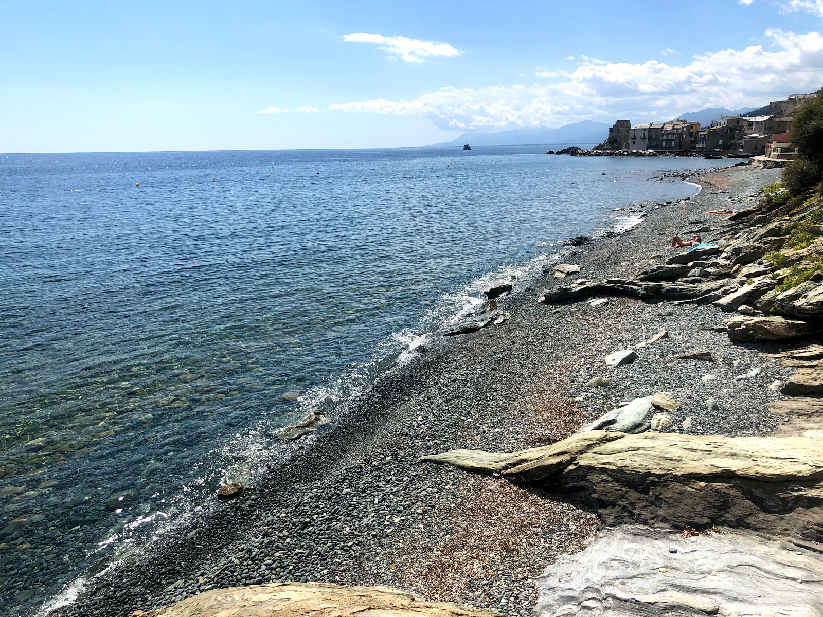 Fotografija Erbalunga beach z sivi kamenček površino