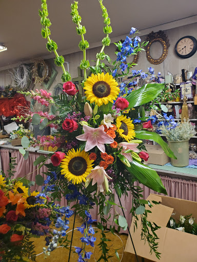 Florist «Shaw And Boehler Florist», reviews and photos, 31 Clinton Ave, Cortland, NY 13045, USA