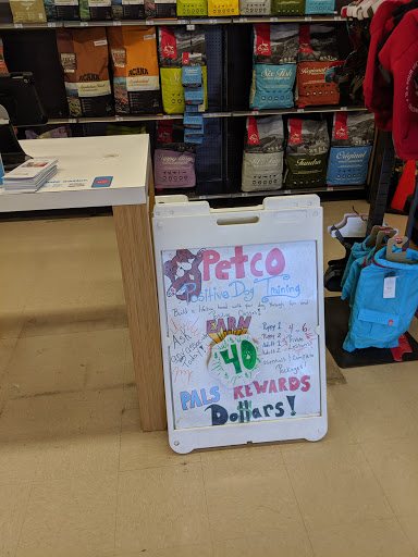 Pet Supply Store «Petco Animal Supplies», reviews and photos, 1350 S Ironton St #120, Aurora, CO 80012, USA