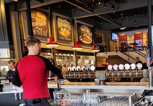 Shopping Mall «Brookside shopping area», reviews and photos, W Meyer Blvd, Kansas City, MO 64113, USA