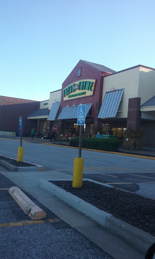 Grocery Store «Fresh Thyme Farmers Market- Town & Country», reviews and photos, 13957 Manchester Rd, Ballwin, MO 63011, USA