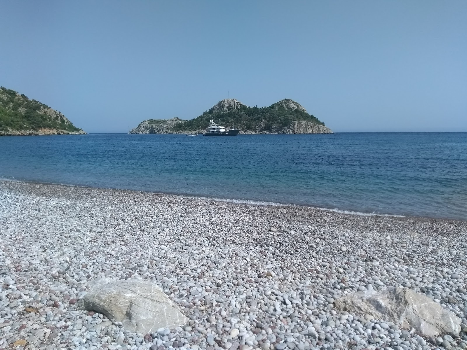 Fotografie cu Ciftlik beach - locul popular printre cunoscătorii de relaxare
