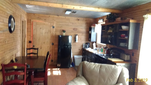 Cabin Rental Agency «Dixieland Cabins», reviews and photos, 1613 Donelson Pkwy, Dover, TN 37058, USA