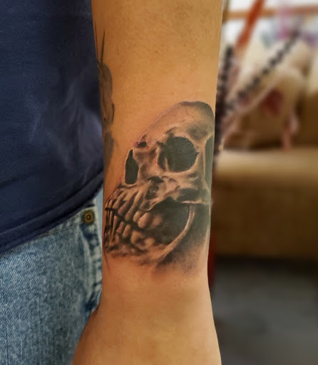 Explore cougar tattoo ideas, creative tattoo ideas in Stamford, available at KE Tattoo Studio