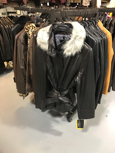 Outlet Mall «Tanger Outlet Jeffersonville», reviews and photos, 8000 Factory Shops Blvd, Jeffersonville, OH 43128, USA