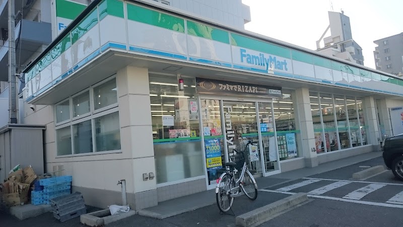 ファミリーマート 岡山東島田店