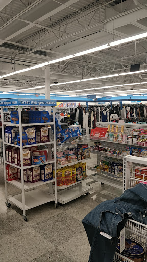 Clothing Store «Ross Dress for Less», reviews and photos, 7511 Lemont Rd, Darien, IL 60561, USA