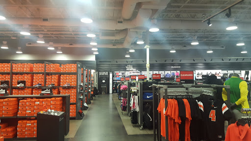 Sporting Goods Store «Nike Factory Store», reviews and photos, 1111 N Roosevelt Dr #400, Seaside, OR 97138, USA