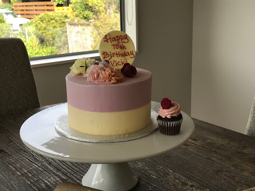 Custom cakes in Auckland