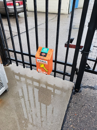 Self-Storage Facility «Lakeside Budget Storage», reviews and photos, 13120 Hall Rd, Sterling Heights, MI 48313, USA