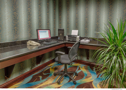 Holiday Inn Express & Suites Red Bluff-South Redding Area, an IHG Hotel image