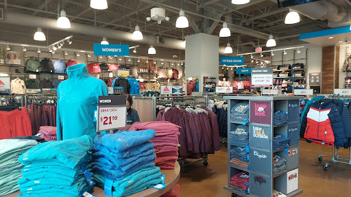 Sportswear Store «Columbia Sportswear Outlet Store at Premium Outlets in Orlando», reviews and photos, 4971 International Dr, Orlando, FL 32819, USA