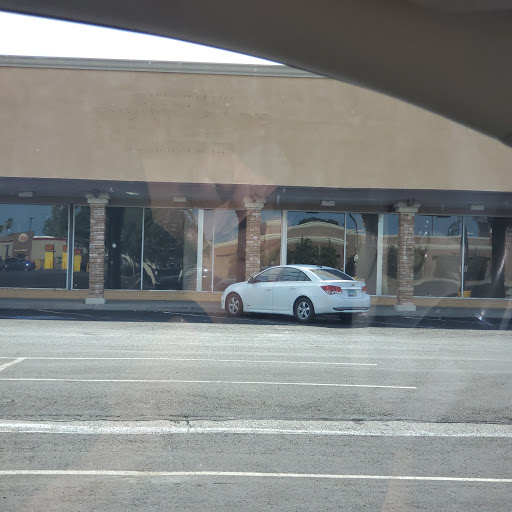 Thrift Store «Society of St. Vincent de Paul - Thunderbird Thrift Store», reviews and photos, 3547 W Thunderbird Rd, Phoenix, AZ 85053, USA