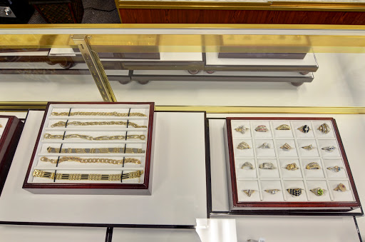 Loan Agency «RJ Jewelry & Loan Co», reviews and photos, 17W623 E Roosevelt Rd, Oakbrook Terrace, IL 60181, USA