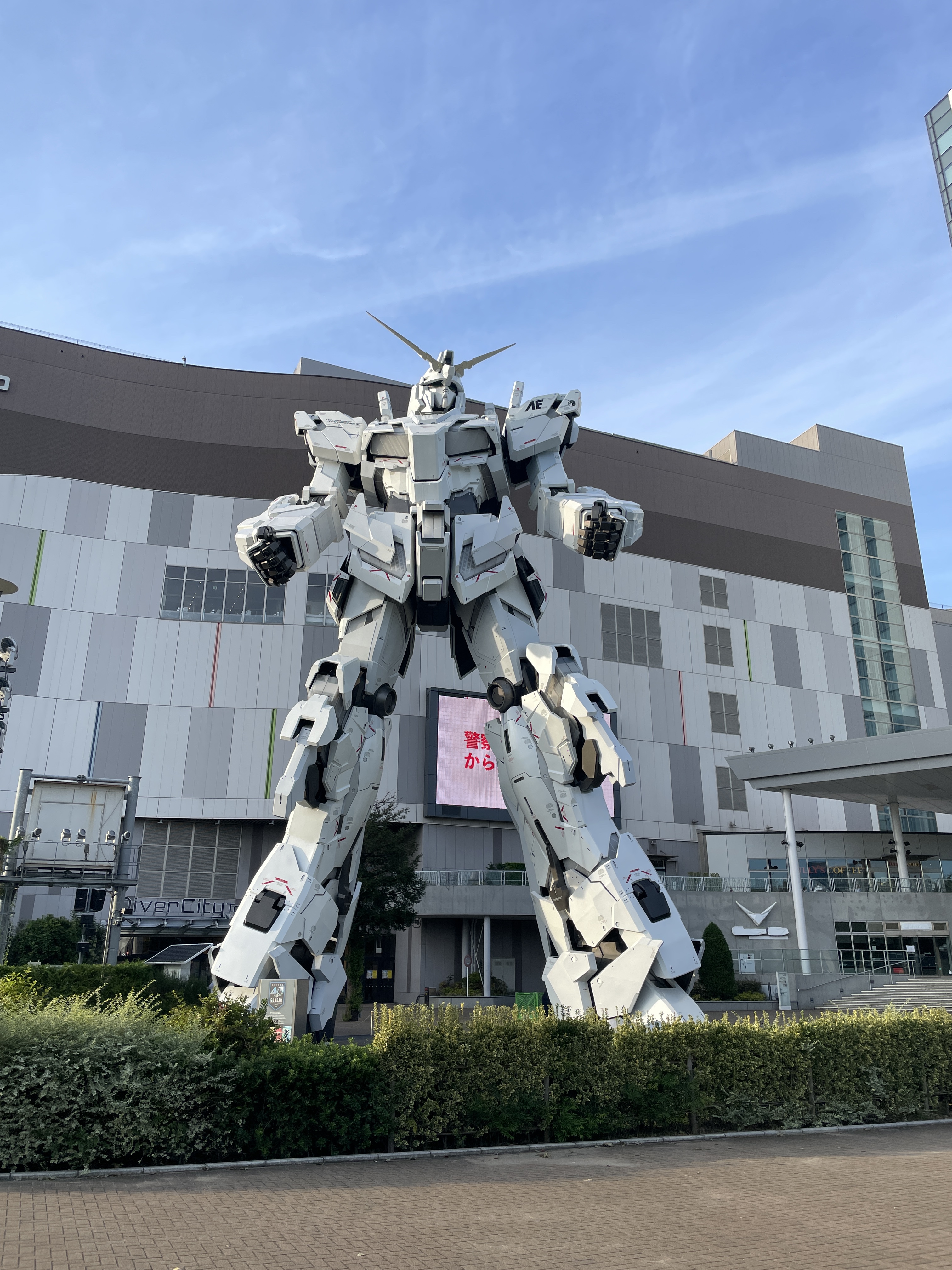 Picture of a place: Unicorn Gundam Statue