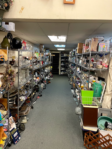 Thrift Store «Universal Thrift Store», reviews and photos, 18248 Sherman Way, Reseda, CA 91335, USA