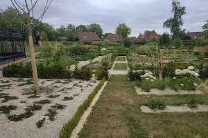 Comtesse Garden image