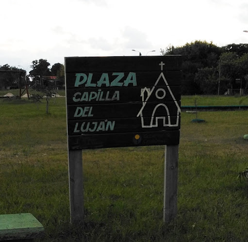 Opiniones de Plaza Capilla del Lujan en Canelones - Aparcamiento