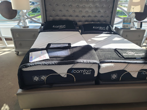 Furniture Store «Rooms To Go Furniture Store - Port Richey», reviews and photos, 9500 Scenic Dr, Port Richey, FL 34668, USA