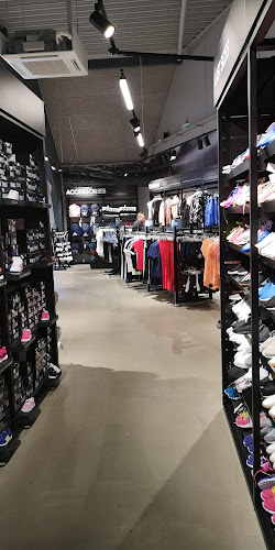 Anmeldelser af adidas Outlet Store Ringsted i Slagelse - Sportsbutik