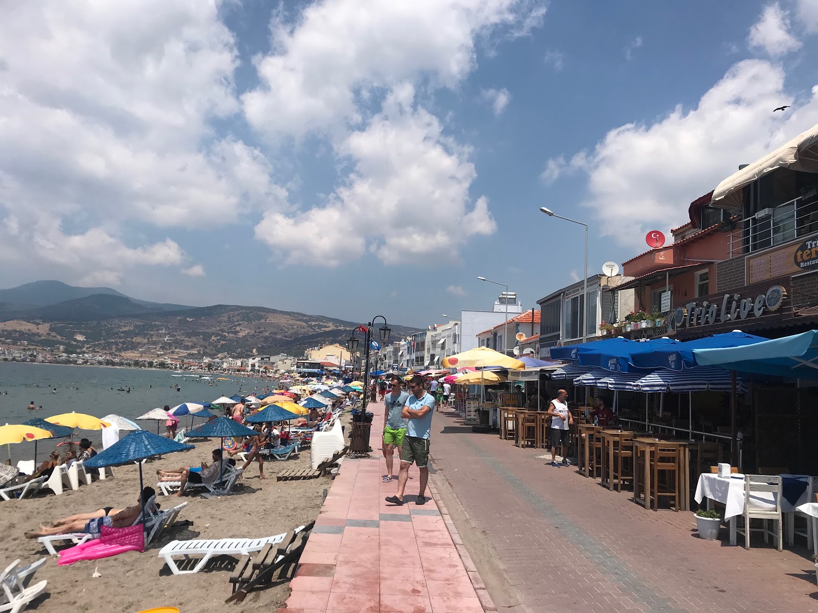 Φωτογραφία του Candarli beach - δημοφιλές μέρος μεταξύ λάτρεις της χαλάρωσης