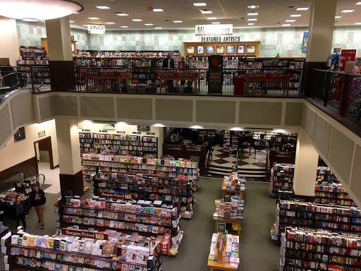Book Store «Barnes & Noble Booksellers Crocker Park», reviews and photos, 198 Crocker Park Blvd, Westlake, OH 44145, USA