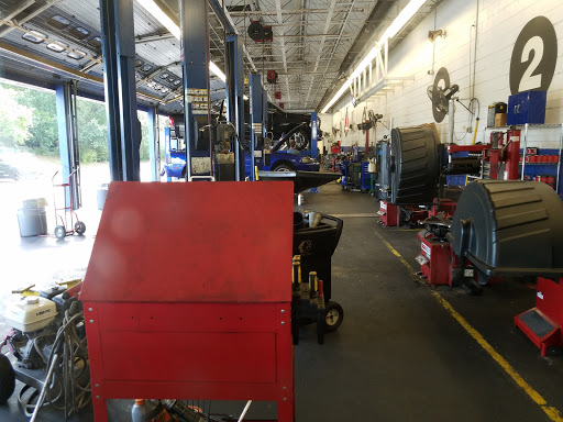 Auto Parts Store «Pep Boys Auto Parts & Service», reviews and photos, 6340 N Davis Hwy, Pensacola, FL 32504, USA