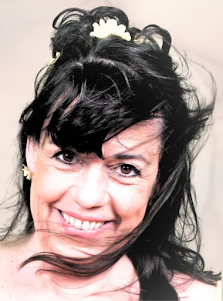 Eugenia - singer - pianist - entertainer - songwriter - vocal coach (CVT) Taborstraße 33, 79843 Löffingen, Deutschland