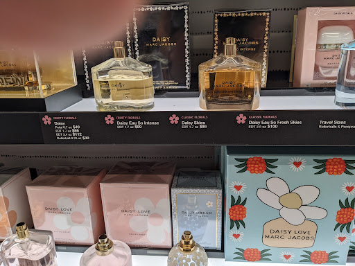 Cosmetics Store «SEPHORA», reviews and photos, 1 Garden State Plaza Blvd, Paramus, NJ 07652, USA