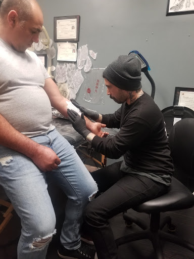 Tattoo Shop «Black Diamond Tattoo», reviews and photos, 412 Lincoln Blvd, Venice, CA 90291, USA