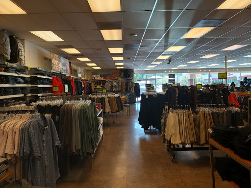 Clothing Store «Eddie Bauer Outlet», reviews and photos, 450 NW 257th Ave #200, Troutdale, OR 97060, USA
