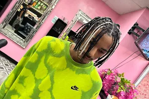 Pepe's Hair Braiding and beauty image