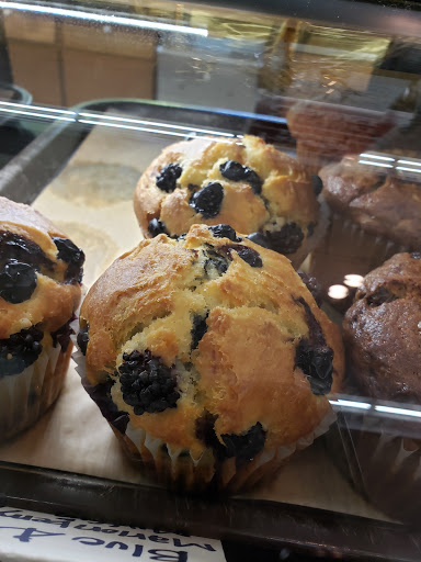 Grocery Store «Harvest Fresh Grocery & Deli», reviews and photos, 251 NE 3rd St, McMinnville, OR 97128, USA