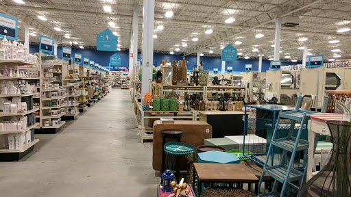 Home Goods Store «At Home», reviews and photos, 5901 Mercury Dr, Dearborn, MI 48126, USA