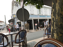 Atmosphère du Restaurant français Le Café de la Place à Le Château-d'Oléron - n°9