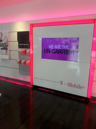 Cell Phone Store «T-Mobile», reviews and photos, 100 Promenade Pkwy A, Fayetteville, GA 30214, USA