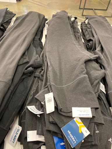 Clothing Store «Old Navy», reviews and photos, 634 Spectrum Center Dr, Irvine, CA 92618, USA