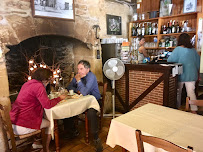 Atmosphère du Restaurant français Comptoir de l'Abbaye à Le Buisson-de-Cadouin - n°11