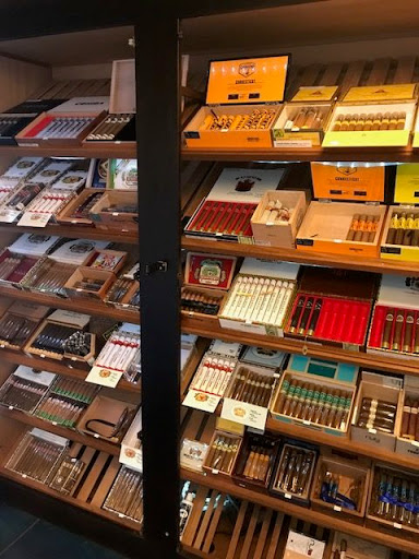 Wine Store «Vaso De Vino Wine Market», reviews and photos, 75 Long Shoals Rd, Arden, NC 28704, USA