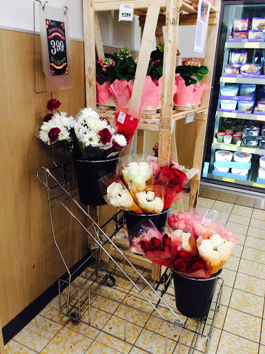 Supermarket «ALDI», reviews and photos, 5025 Central Ave NE, Columbia Heights, MN 55421, USA