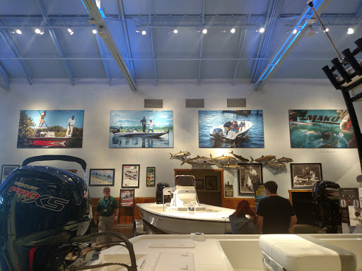 Sporting Goods Store «Bass Pro Shops», reviews and photos, 10501 Palm River Rd, Tampa, FL 33619, USA