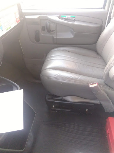 Truck Rental Agency «U-Haul Moving & Storage of Bronzeville», reviews and photos, 2601 S La Salle St, Chicago, IL 60616, USA