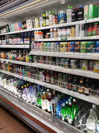 Grocery Store «Harvest Fresh Grocery & Deli», reviews and photos, 251 NE 3rd St, McMinnville, OR 97128, USA