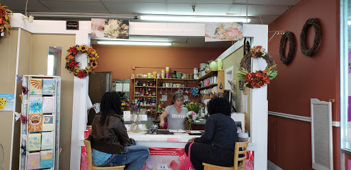 Gift Basket Store «FLOWERS BY TARA AND JEWELRY WORLD», reviews and photos, 2087 Wilma Rudolph Blvd, Clarksville, TN 37040, USA