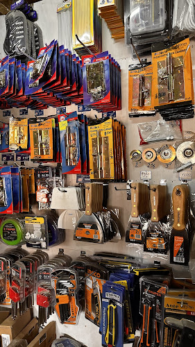 Comentarios y opiniones de Ferreteria Materiales Construcción ENZOMADERAS