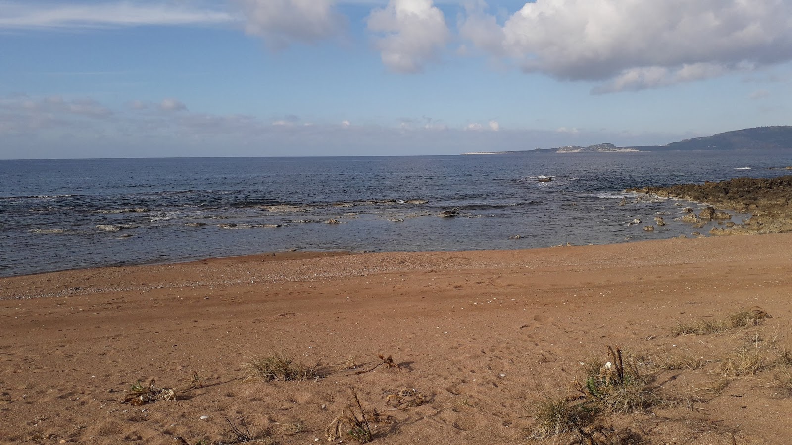 Photo de Pigadia beach avec sable lumineux de surface
